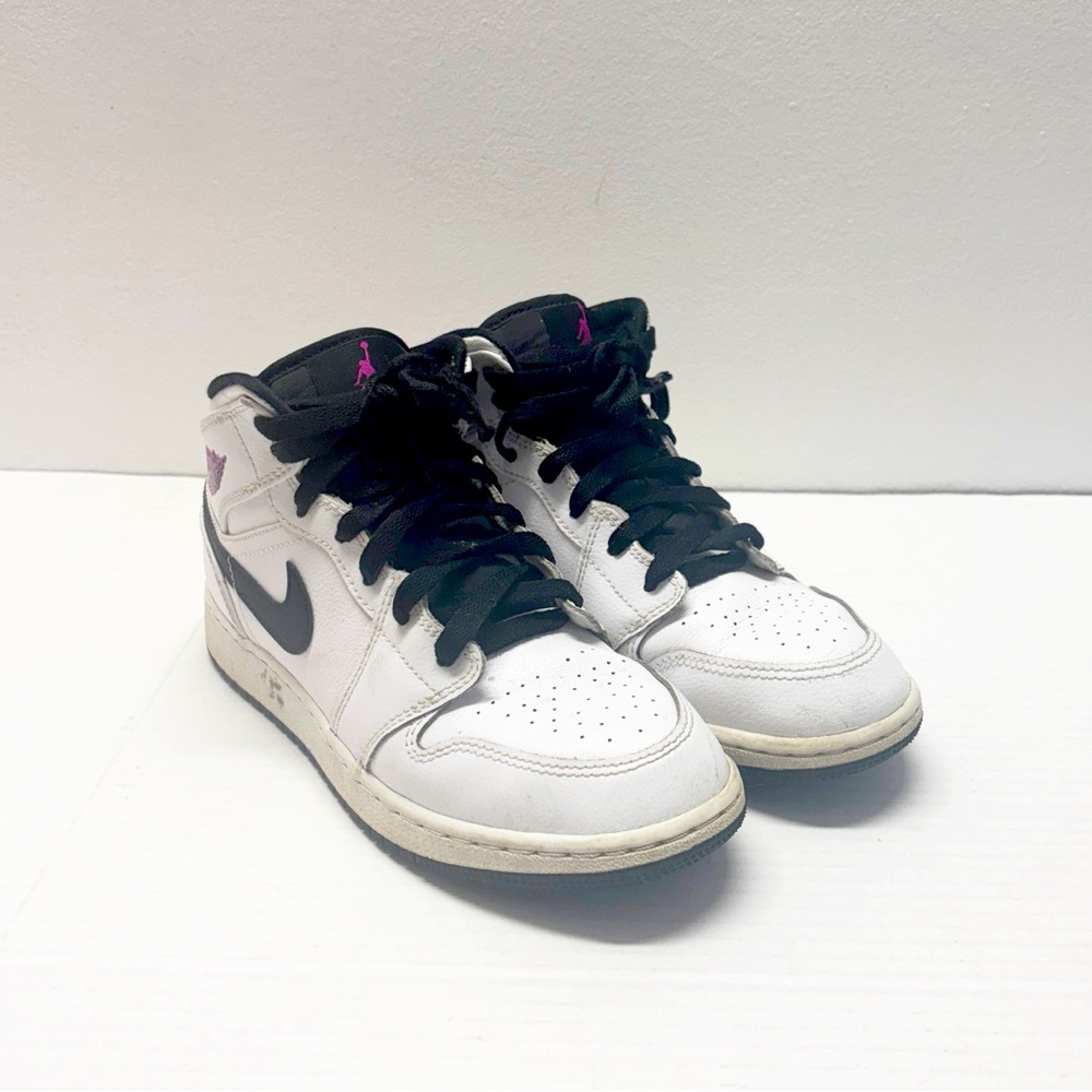 Nike Air Jordan Boys Sneakers Sz 4 Youth